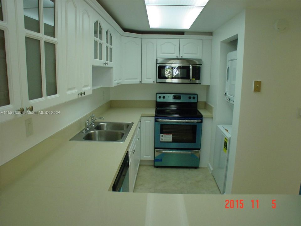 For Rent: $2,340 (2 beds, 2 baths, 960 Square Feet)