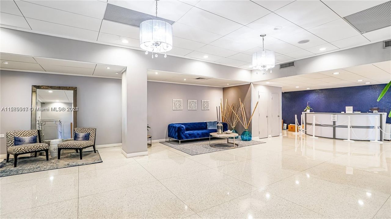 Active With Contract: $2,150 (1 beds, 1 baths, 654 Square Feet)