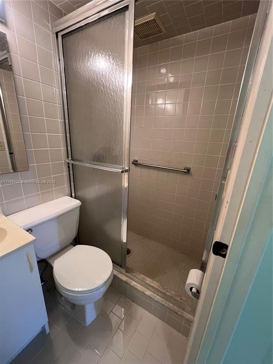 Active With Contract: $135,000 (2 beds, 2 baths, 860 Square Feet)