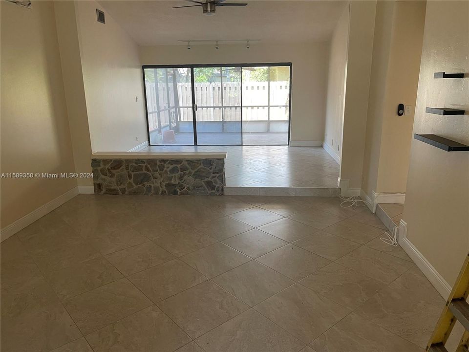 For Rent: $3,200 (3 beds, 2 baths, 1480 Square Feet)