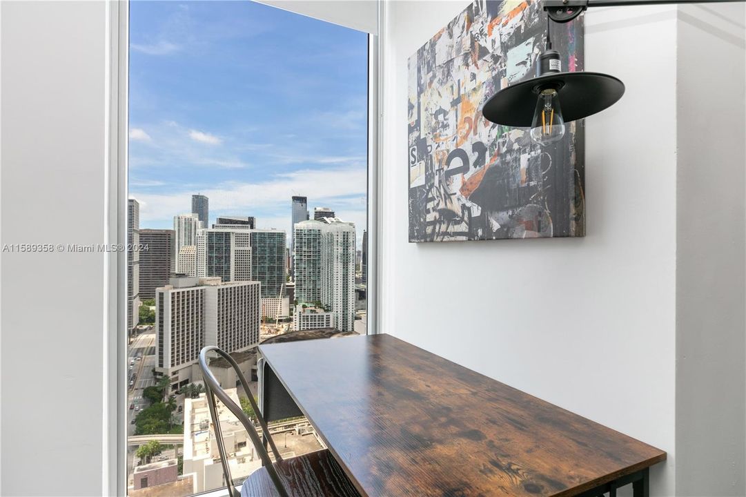 For Sale: $389,000 (1 beds, 1 baths, 533 Square Feet)