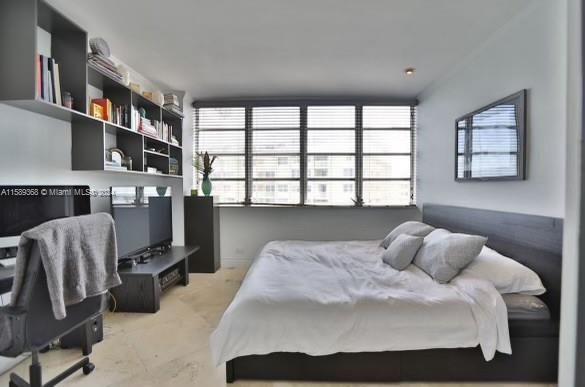 Active With Contract: $2,800 (1 beds, 1 baths, 787 Square Feet)