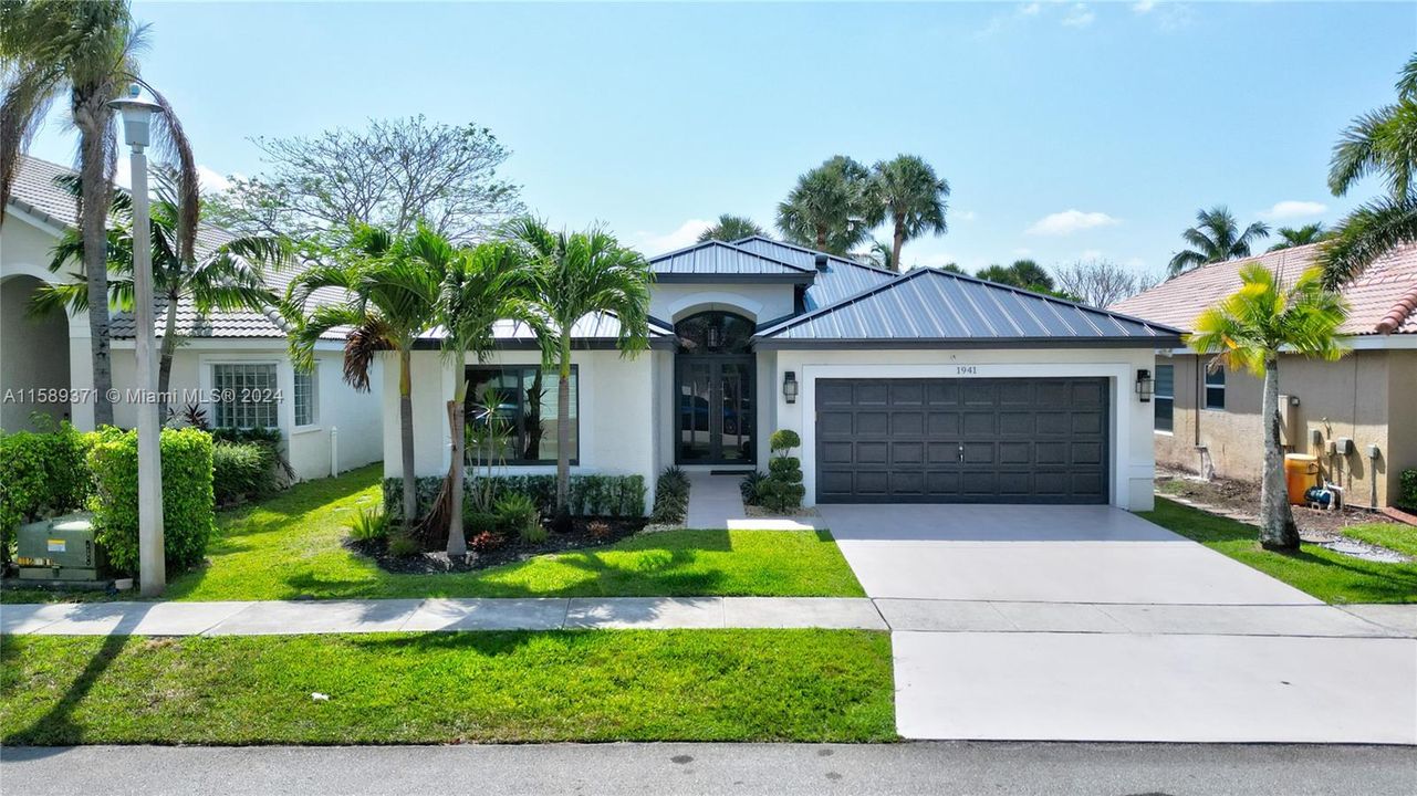 Active With Contract: $650,000 (3 beds, 2 baths, 1815 Square Feet)