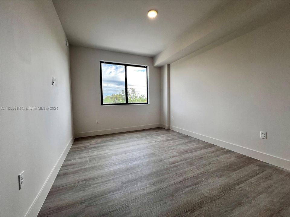 For Rent: $2,411 (2 beds, 2 baths, 861 Square Feet)