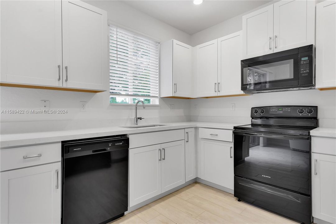 Recently Rented: $2,600 (3 beds, 2 baths, 1302 Square Feet)