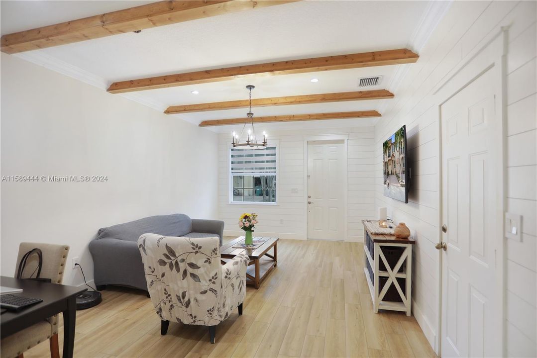 Active With Contract: $3,300 (3 beds, 2 baths, 1670 Square Feet)