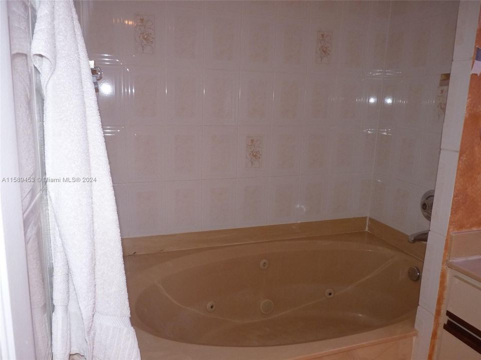 待售: $385,000 (3 贝兹, 2 浴室, 1755 平方英尺)