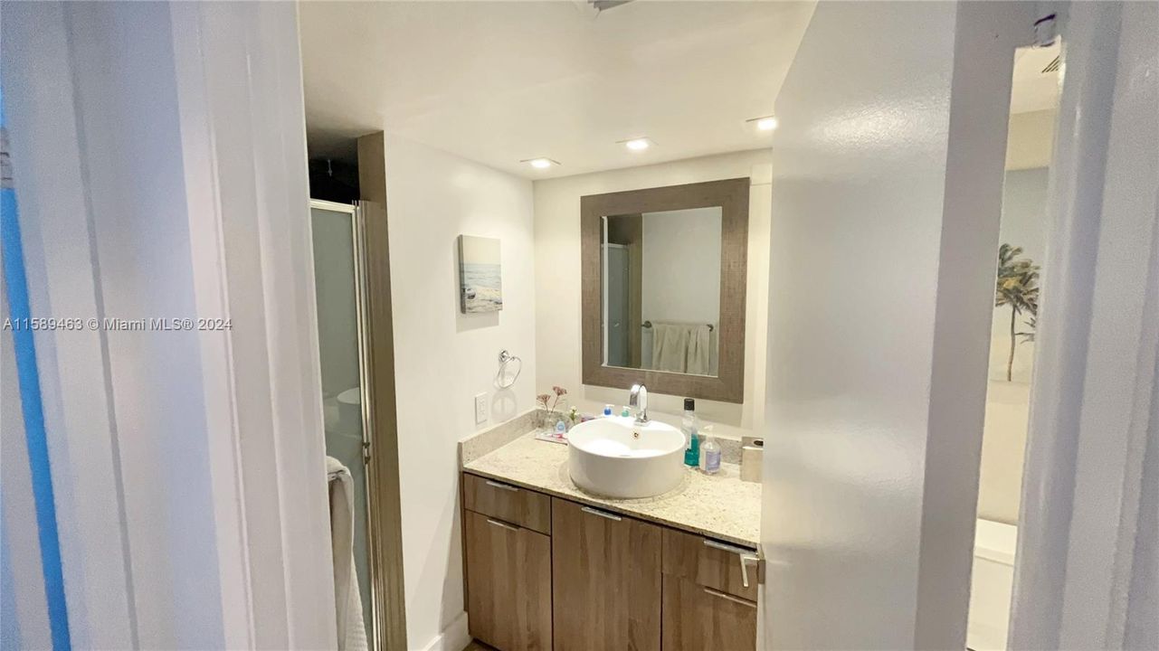 Active With Contract: $6,300 (3 beds, 3 baths, 1840 Square Feet)