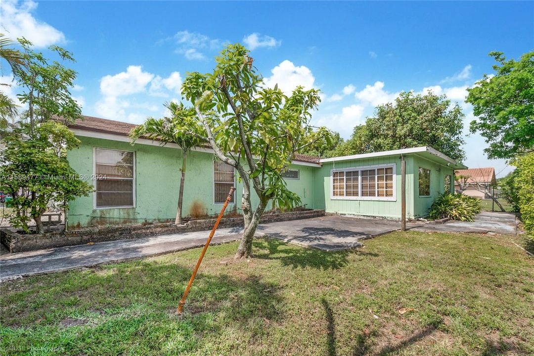 Recently Sold: $630,000 (3 beds, 2 baths, 1602 Square Feet)