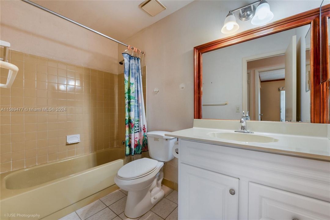 Недавно продано: $630,000 (3 спален, 2 ванн, 1602 Квадратных фут)