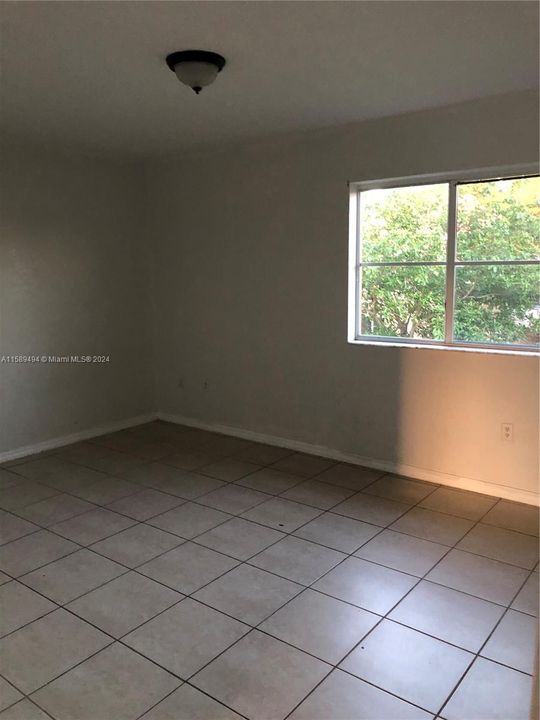 For Rent: $2,800 (3 beds, 2 baths, 1600 Square Feet)