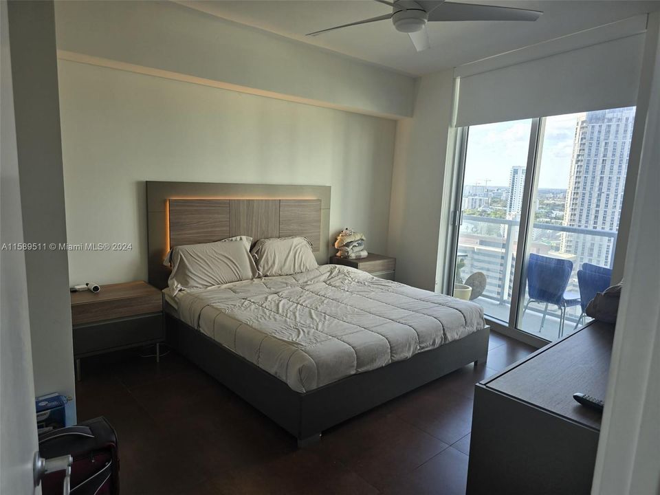 For Rent: $3,000 (1 beds, 1 baths, 899 Square Feet)