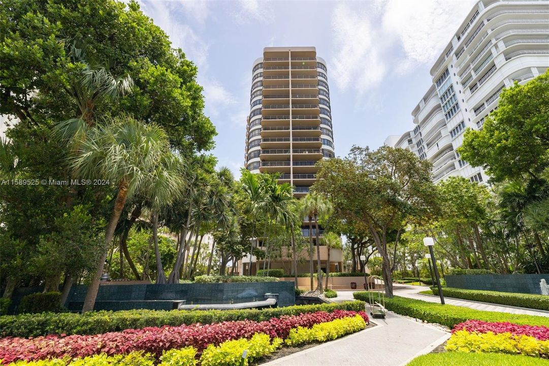 En Venta: $1,274,500 (2 camas, 2 baños, 2018 Pies cuadrados)