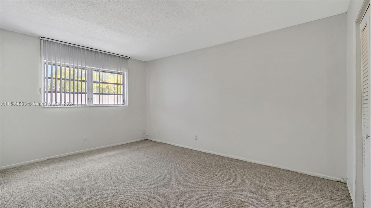 For Sale: $150,000 (2 beds, 1 baths, 880 Square Feet)