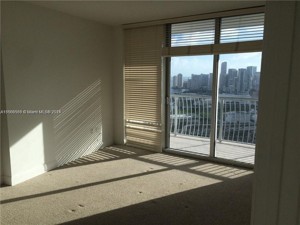 For Rent: $2,800 (1 beds, 1 baths, 791 Square Feet)