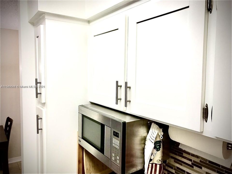 For Sale: $107,000 (1 beds, 1 baths, 625 Square Feet)
