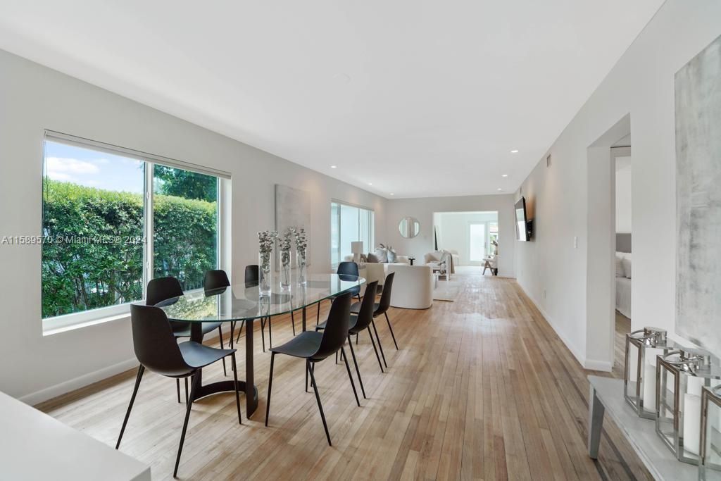 For Sale: $1,599,000 (3 beds, 2 baths, 1642 Square Feet)