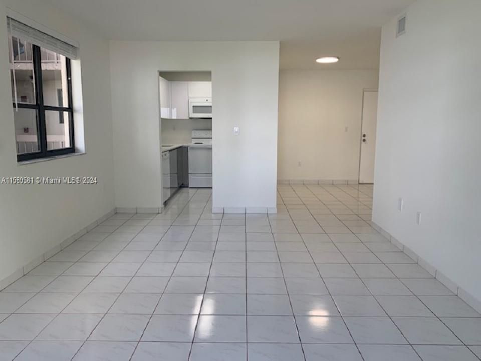 En Venta: $310,000 (2 camas, 2 baños, 900 Pies cuadrados)