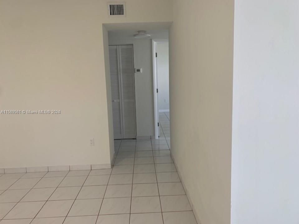 For Sale: $310,000 (2 beds, 2 baths, 900 Square Feet)