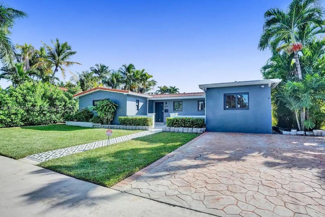 For Sale: $950,000 (5 beds, 2 baths, 2147 Square Feet)