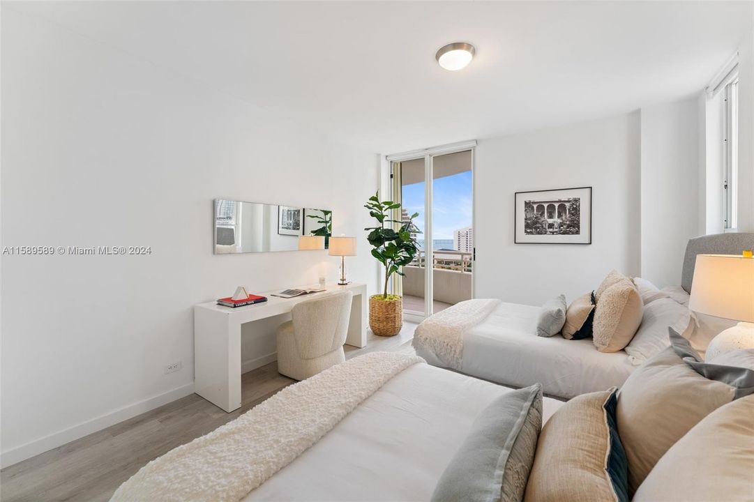 Recently Sold: $1,899,999 (3 beds, 3 baths, 2050 Square Feet)