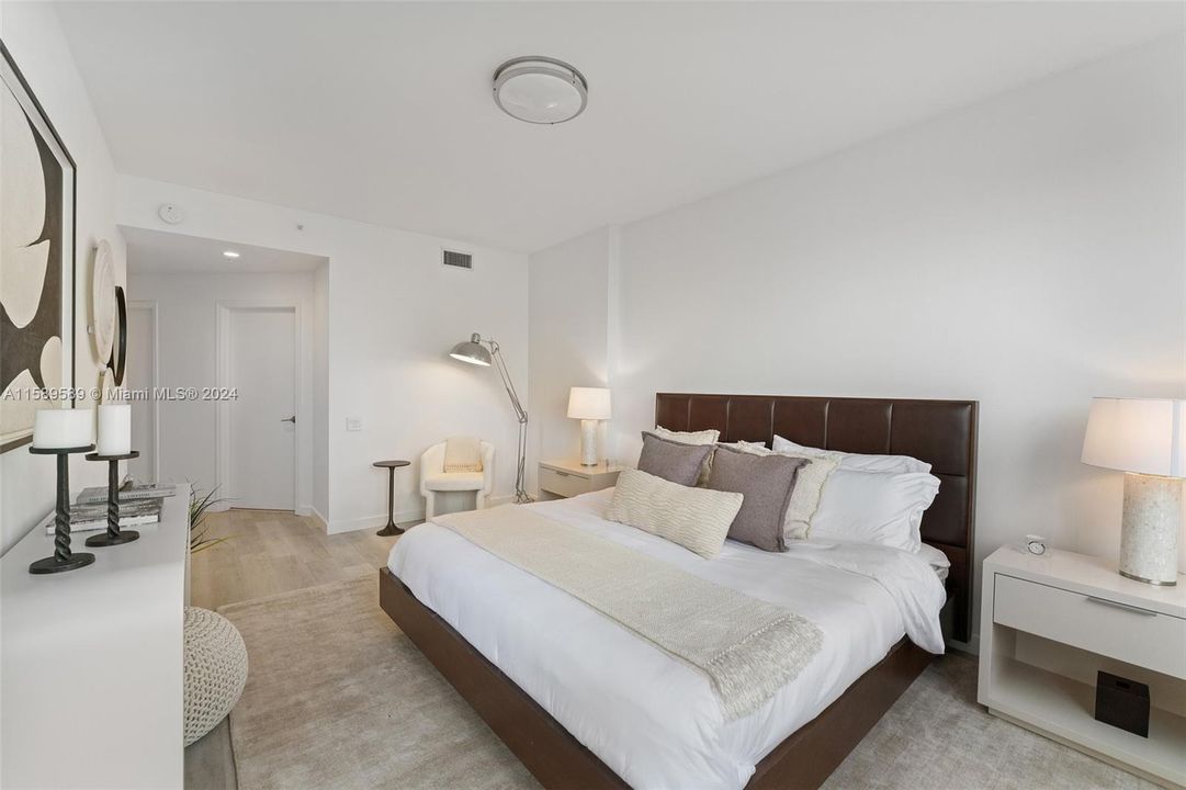 Recently Sold: $1,899,999 (3 beds, 3 baths, 2050 Square Feet)