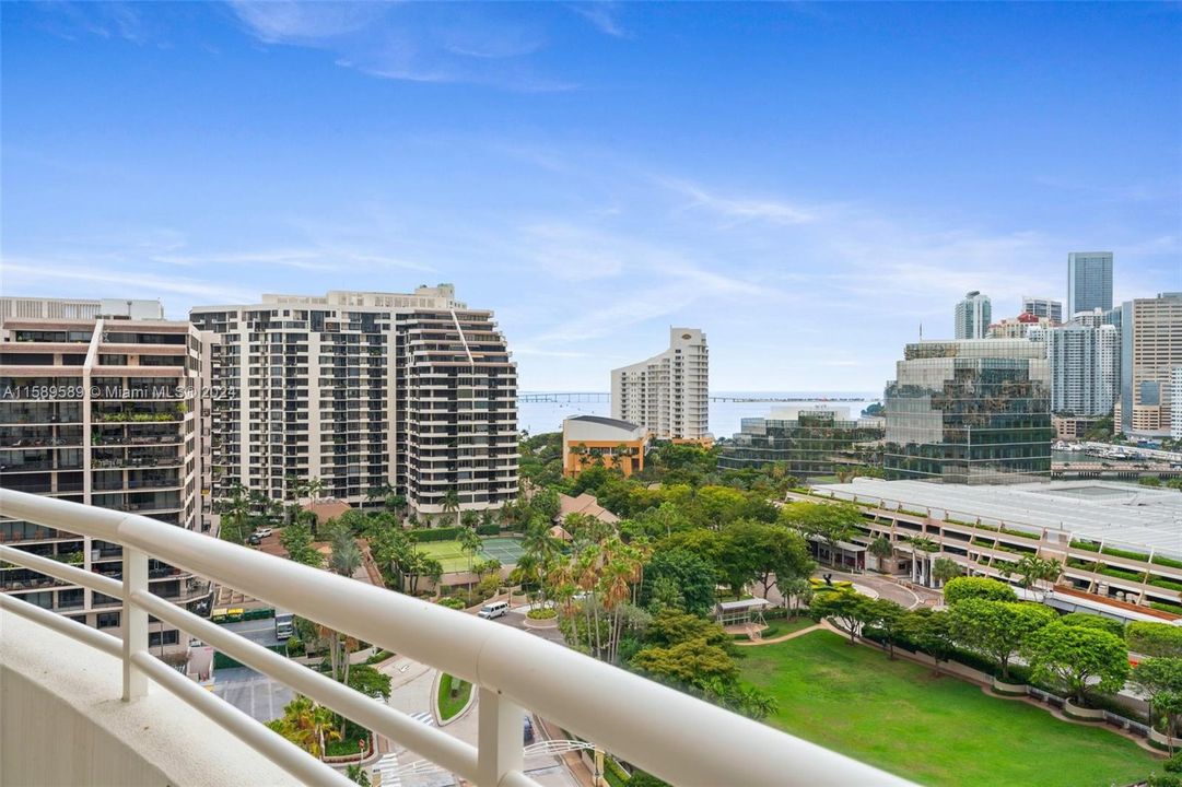 Recently Sold: $1,899,999 (3 beds, 3 baths, 2050 Square Feet)