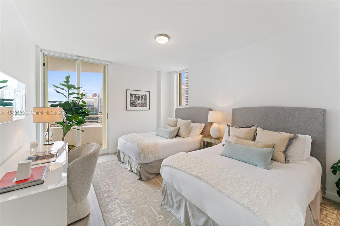 Recently Sold: $1,899,999 (3 beds, 3 baths, 2050 Square Feet)