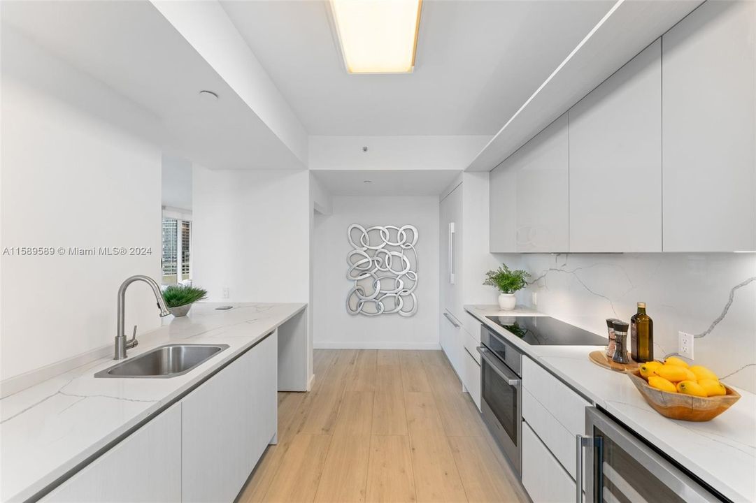 Recently Sold: $1,899,999 (3 beds, 3 baths, 2050 Square Feet)