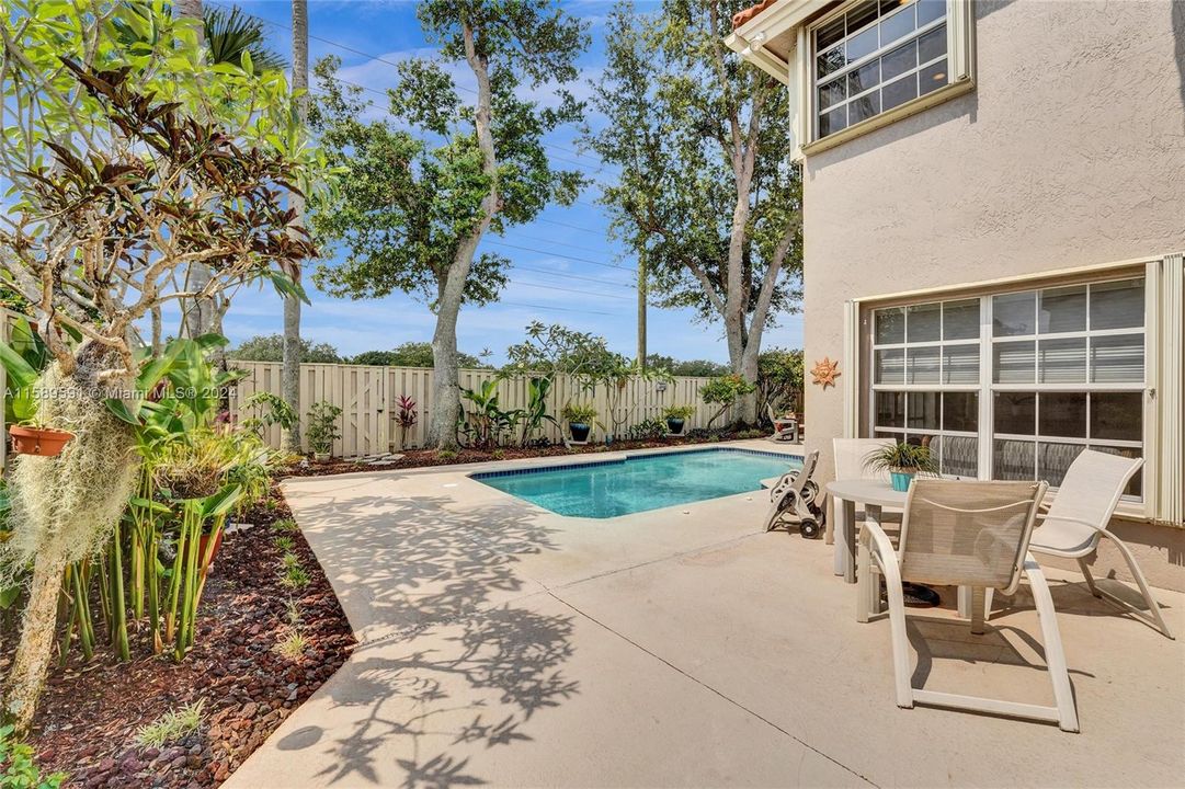 Active With Contract: $830,000 (4 beds, 3 baths, 2253 Square Feet)