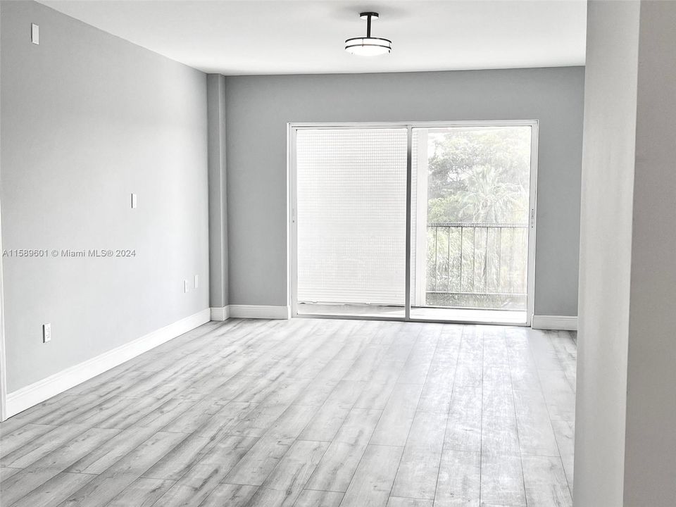 For Rent: $2,000 (2 beds, 2 baths, 972 Square Feet)