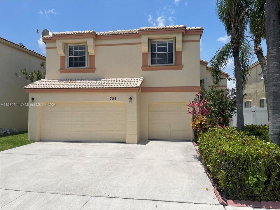 Active With Contract: $4,700 (4 beds, 2 baths, 2996 Square Feet)