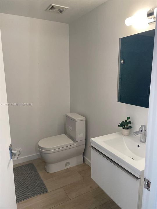 For Rent: $2,300 (1 beds, 1 baths, 446 Square Feet)