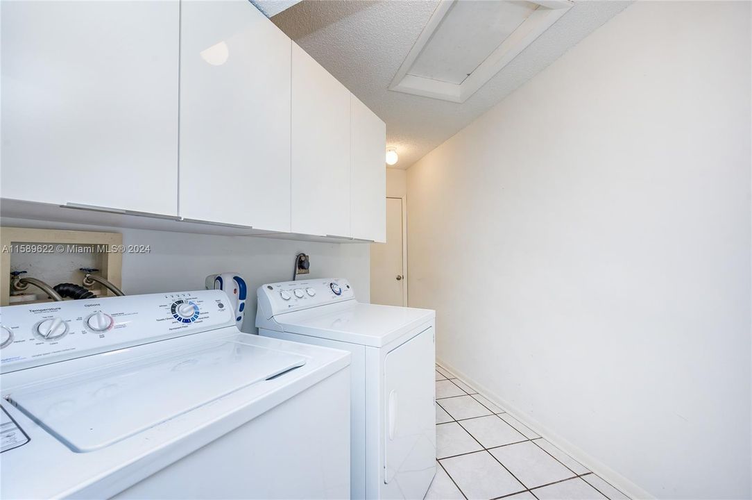 For Sale: $435,000 (3 beds, 2 baths, 1504 Square Feet)