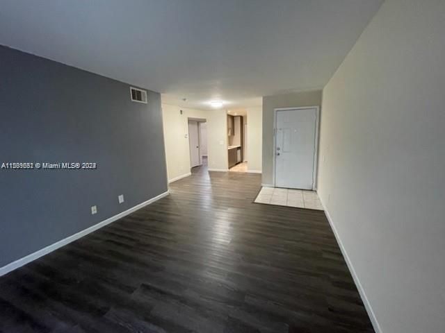 For Rent: $2,200 (2 beds, 2 baths, 900 Square Feet)