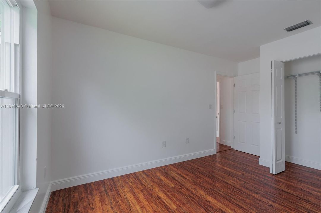 Active With Contract: $3,800 (3 beds, 2 baths, 1409 Square Feet)
