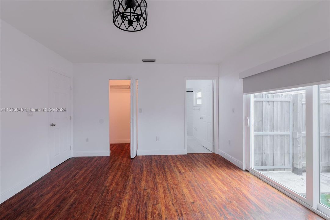 Active With Contract: $3,800 (3 beds, 2 baths, 1409 Square Feet)