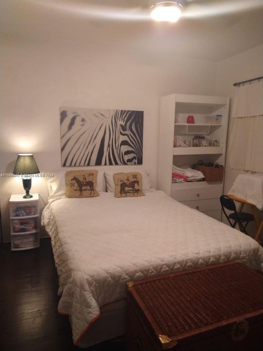 For Sale: $205,000 (1 beds, 1 baths, 524 Square Feet)