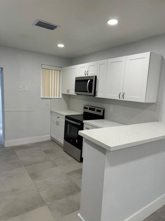 Active With Contract: $3,200 (3 beds, 2 baths, 1990 Square Feet)