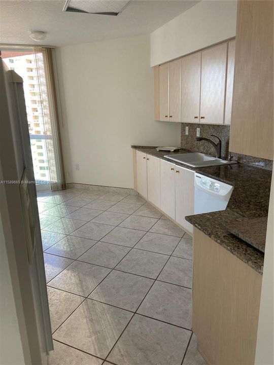 For Rent: $4,000 (2 beds, 2 baths, 1610 Square Feet)