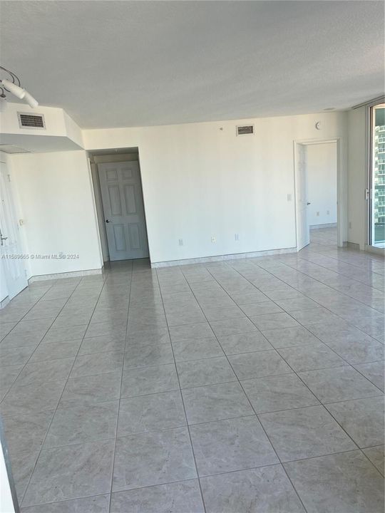 For Rent: $4,000 (2 beds, 2 baths, 1610 Square Feet)