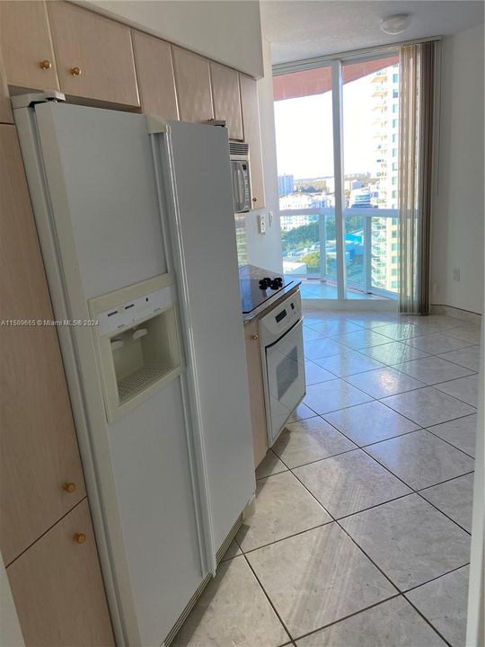 For Rent: $4,000 (2 beds, 2 baths, 1610 Square Feet)