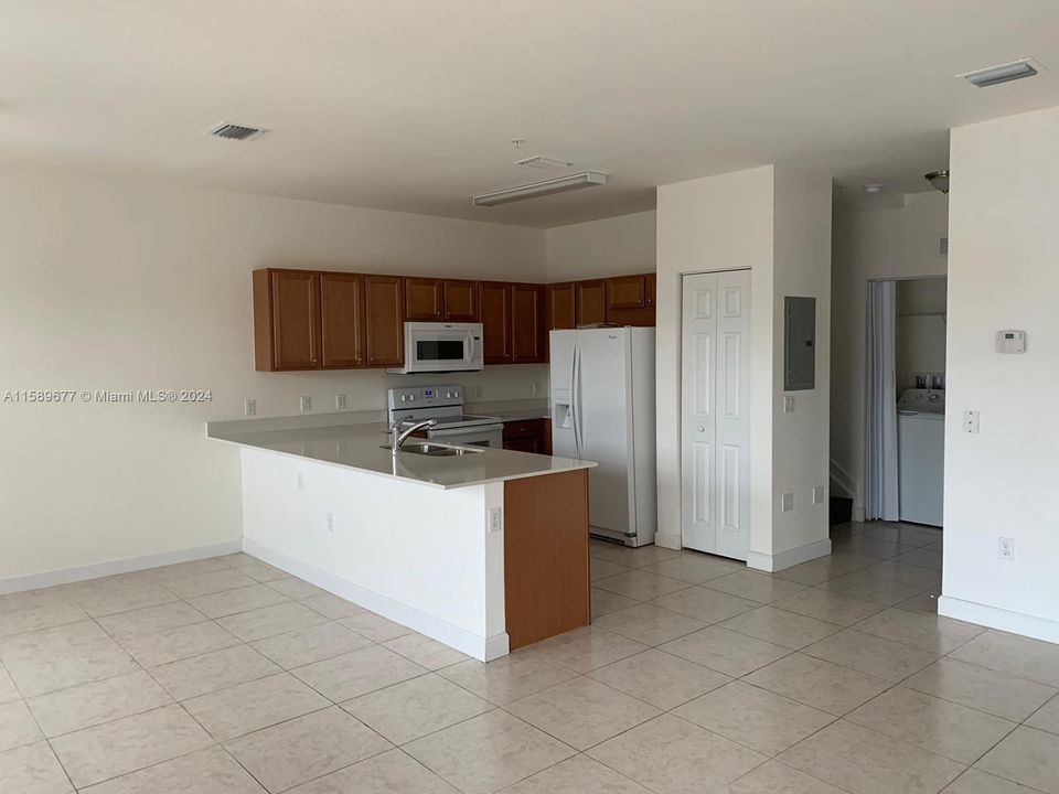 For Rent: $2,850 (3 beds, 2 baths, 1349 Square Feet)