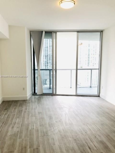 Active With Contract: $3,800 (1 beds, 1 baths, 798 Square Feet)