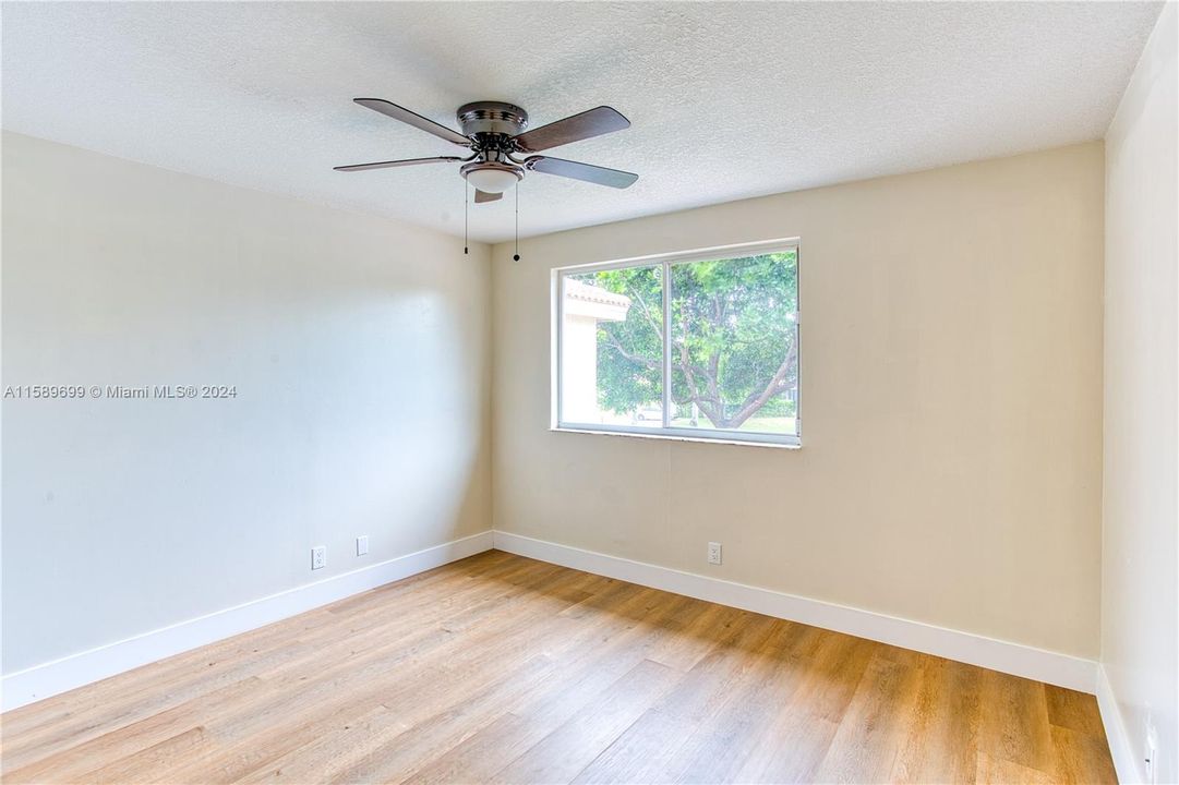 Active With Contract: $3,300 (3 beds, 2 baths, 1689 Square Feet)