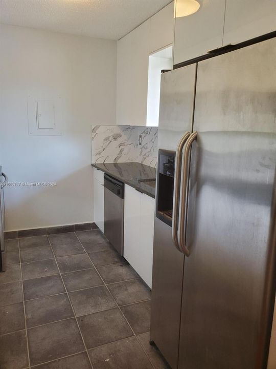 Activo con contrato: $325,000 (2 camas, 2 baños, 946 Pies cuadrados)