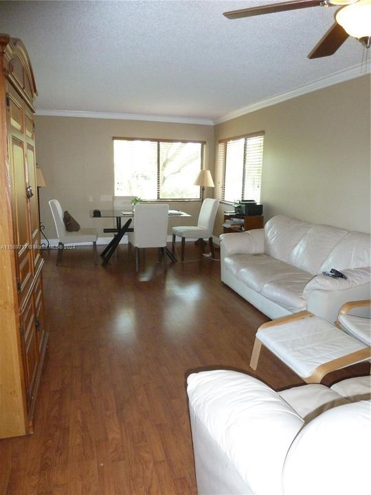 Activo con contrato: $325,000 (2 camas, 2 baños, 946 Pies cuadrados)