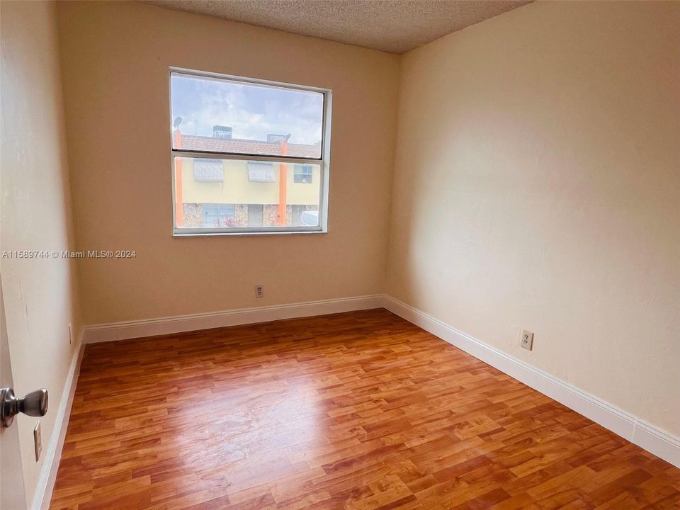 For Rent: $2,799 (3 beds, 2 baths, 1420 Square Feet)