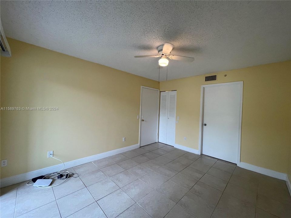 Active With Contract: $2,500 (3 beds, 2 baths, 1084 Square Feet)