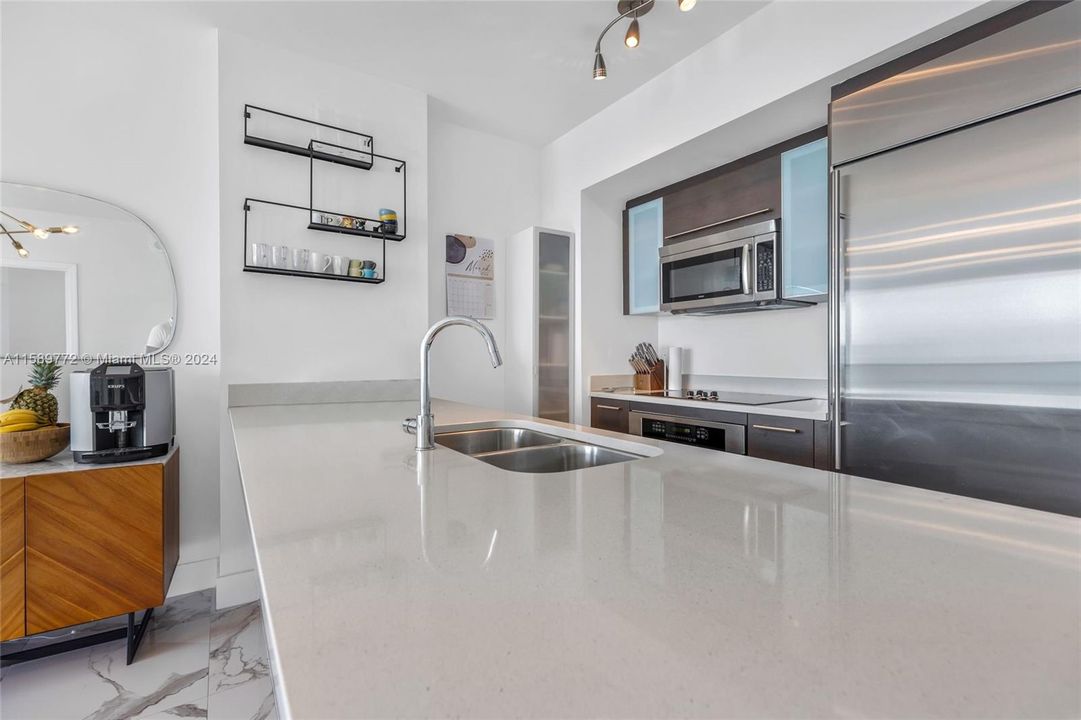 Active With Contract: $4,400 (2 beds, 2 baths, 1200 Square Feet)